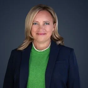 Photo of Nicole R. Hunter